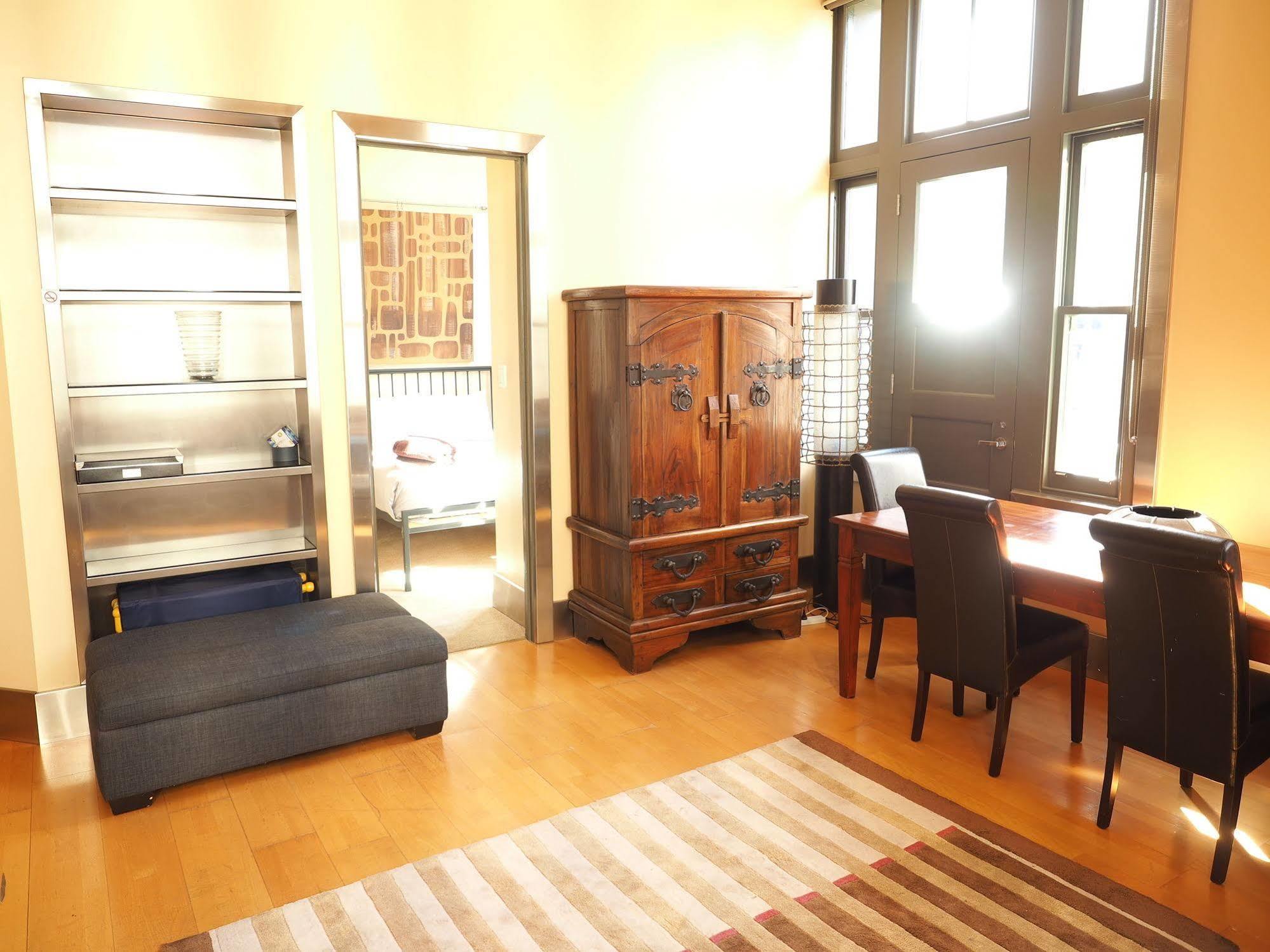 Aparthotel Flinders Lane