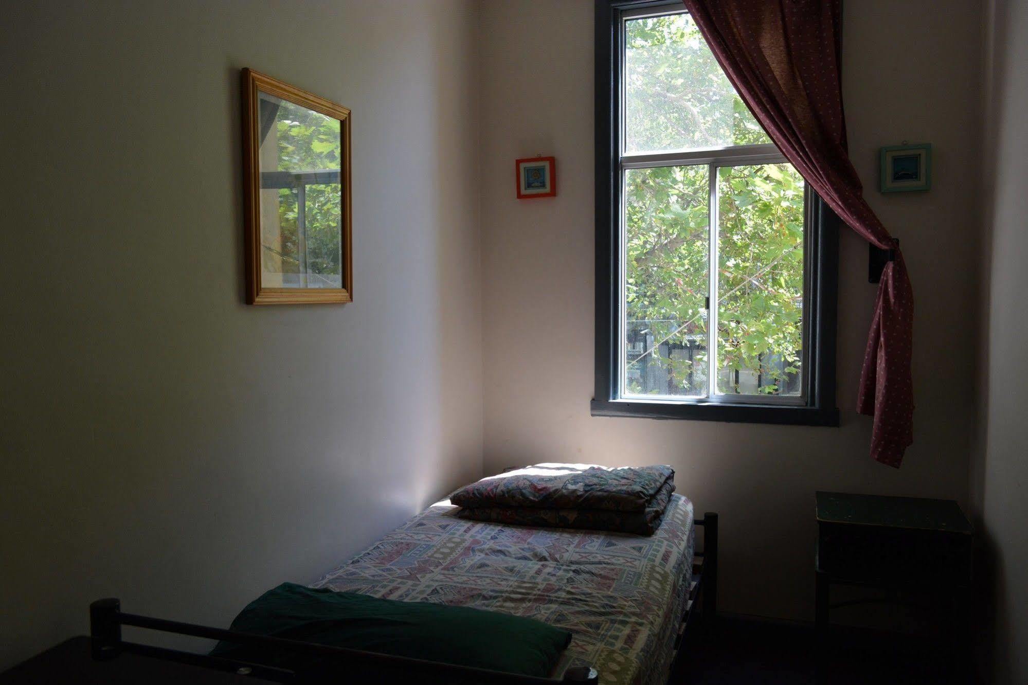 Elizabeth Hostel Melbourne