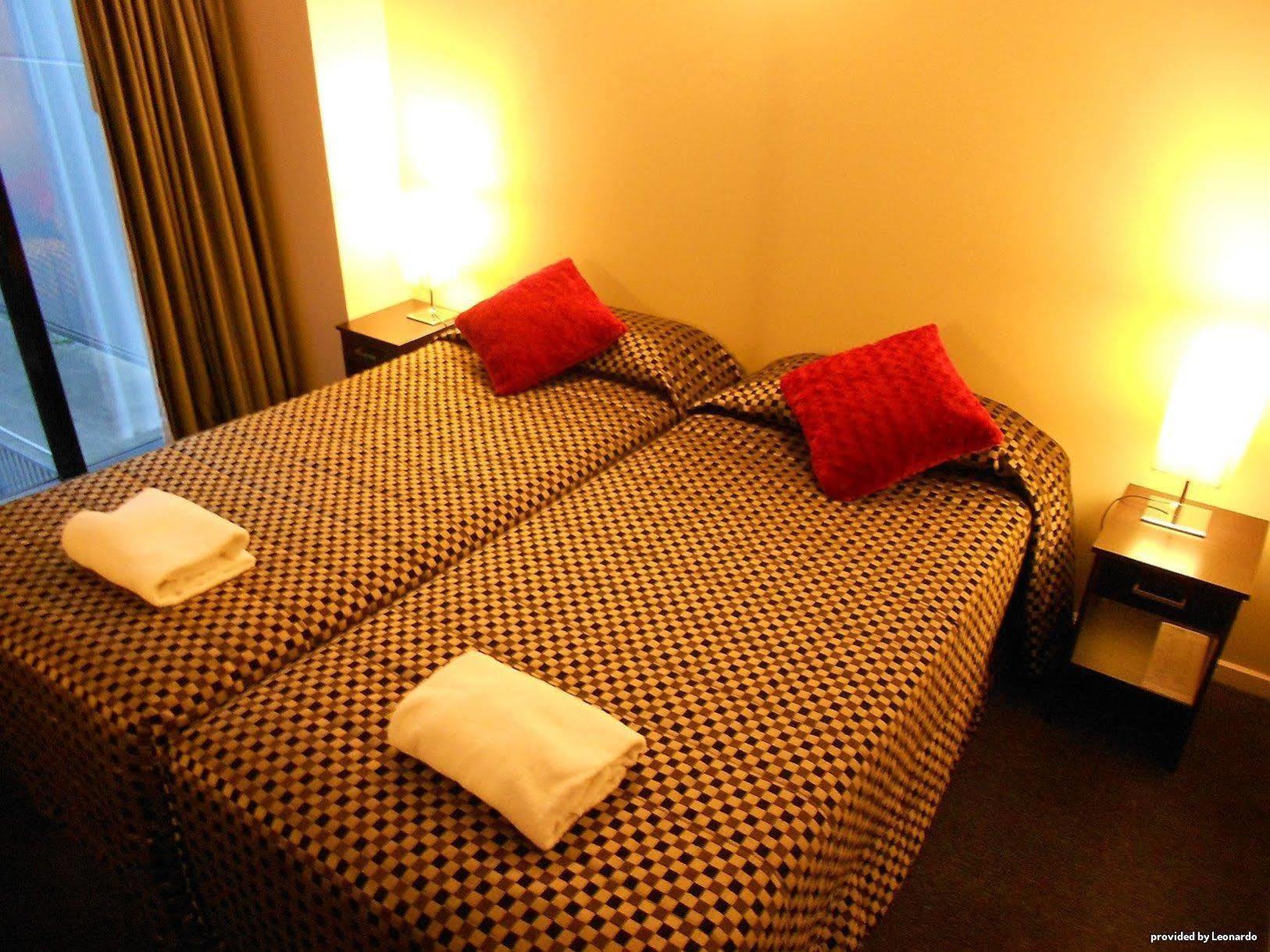Riverside Aparthotel 4*