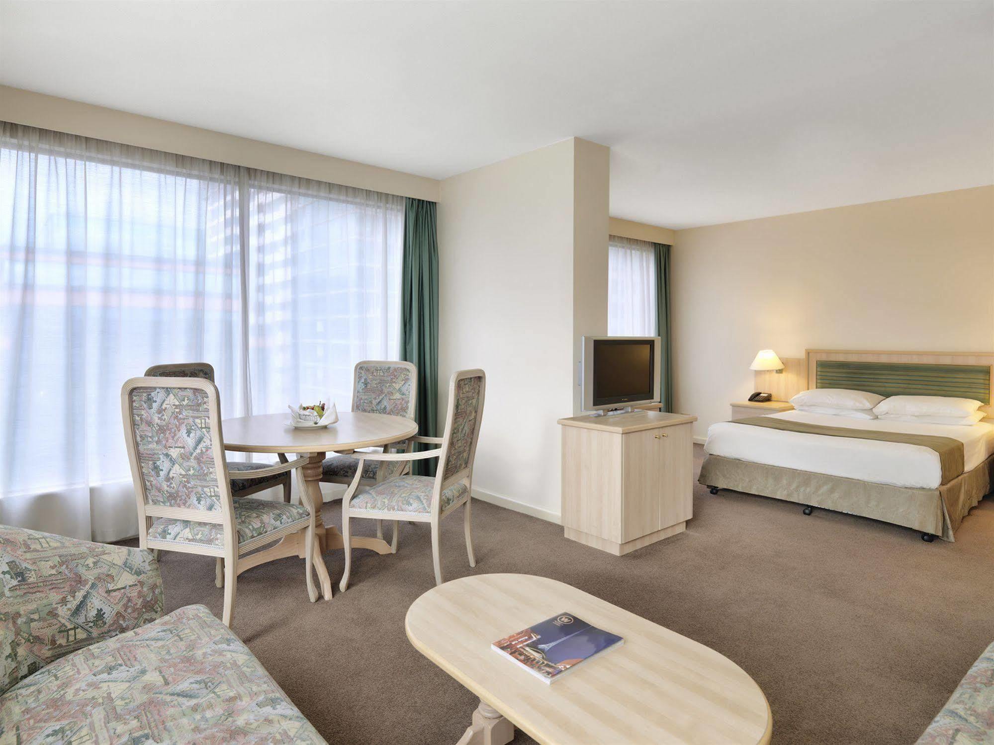 Bayview On The Park 4*