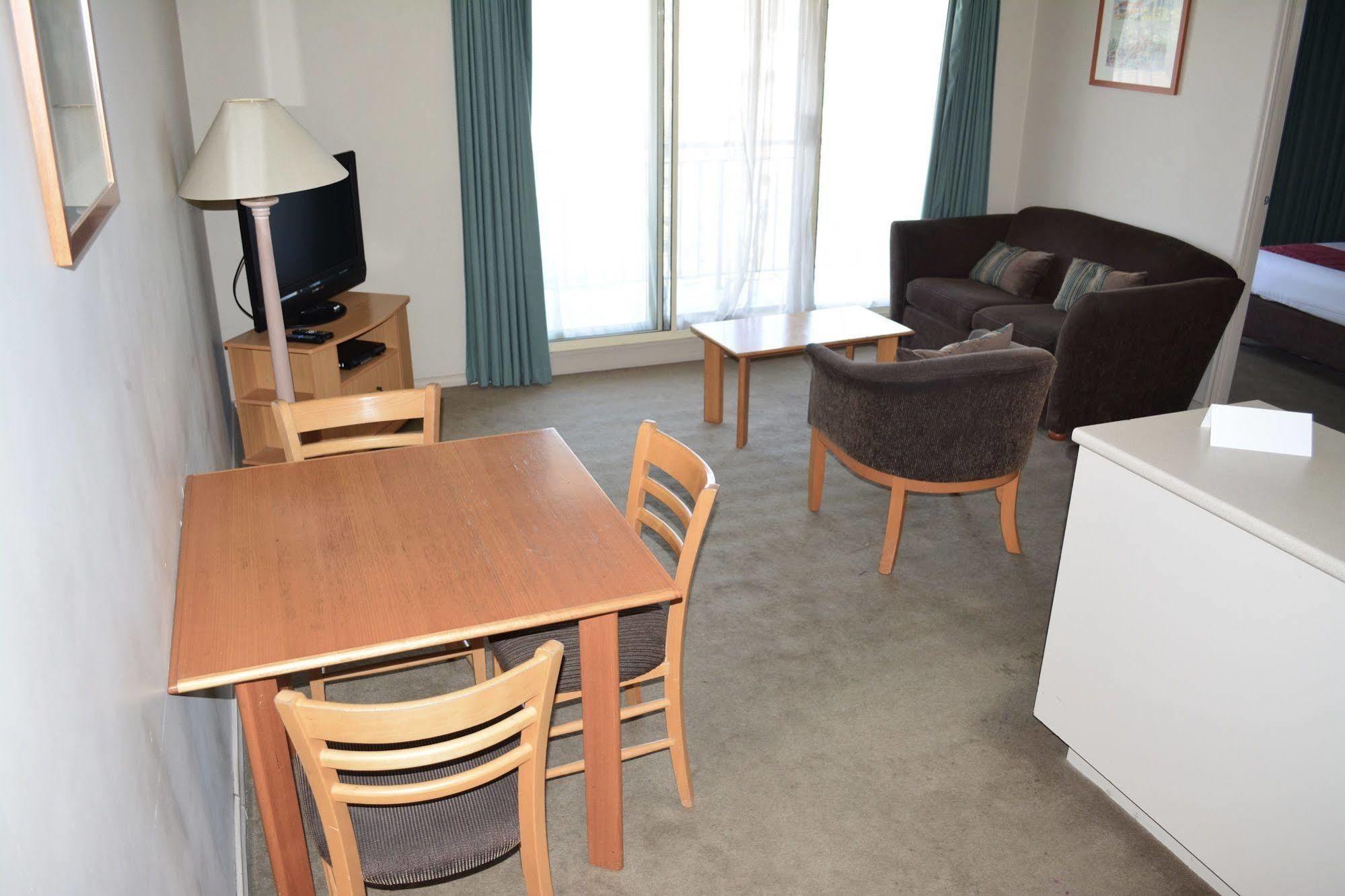 Punt Road Aparthotel