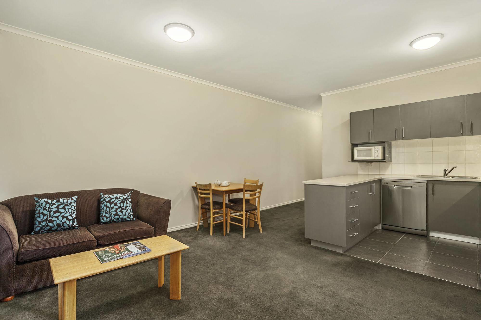 Punt Road Aparthotel 3*