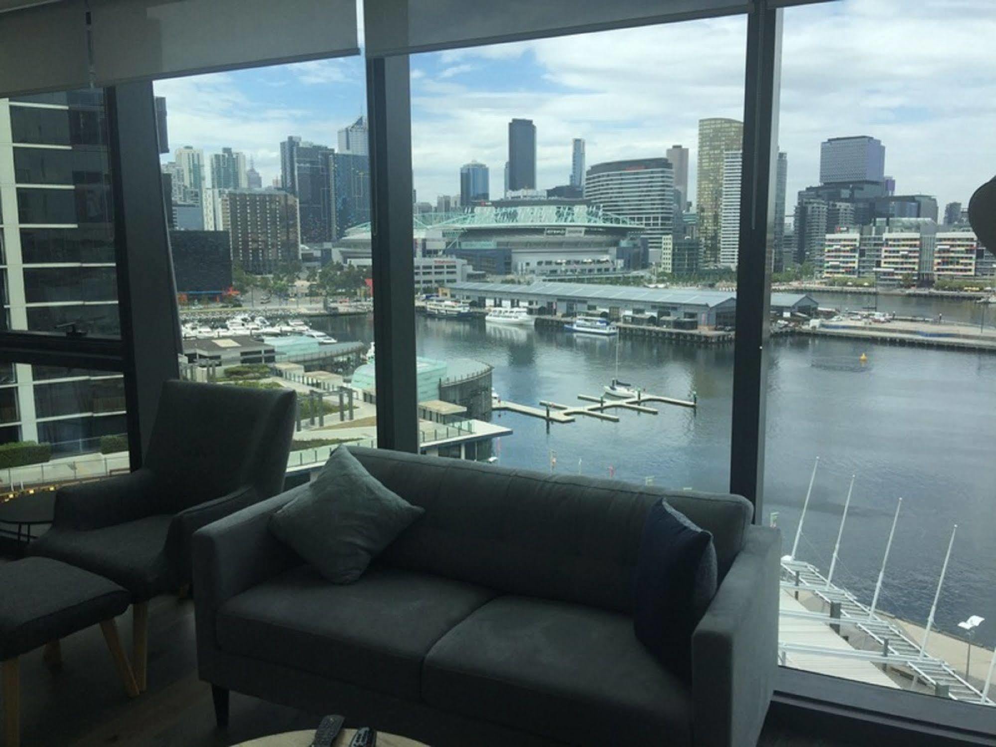 Apartment Domain - New Quay Docklands *