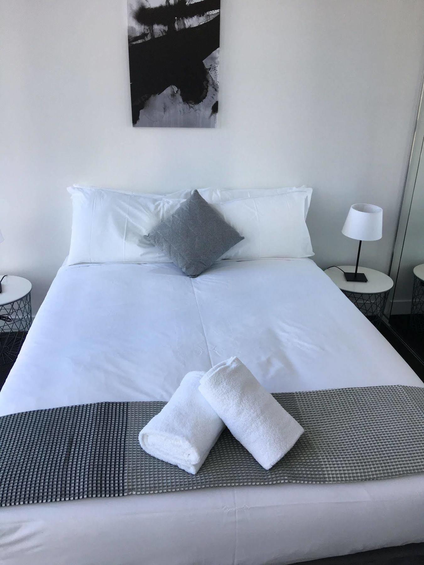Apartment Domain - New Quay Docklands *