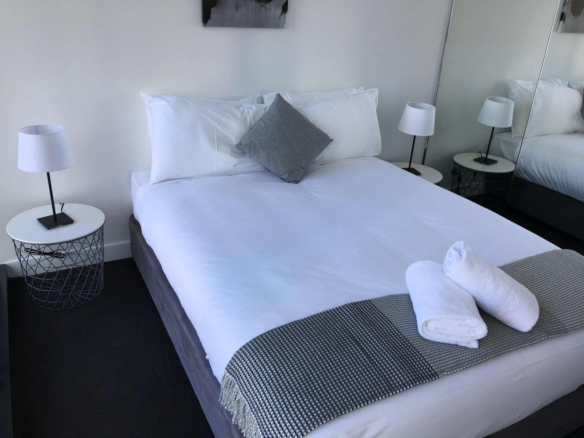 Domain - New Quay Docklands Apartment