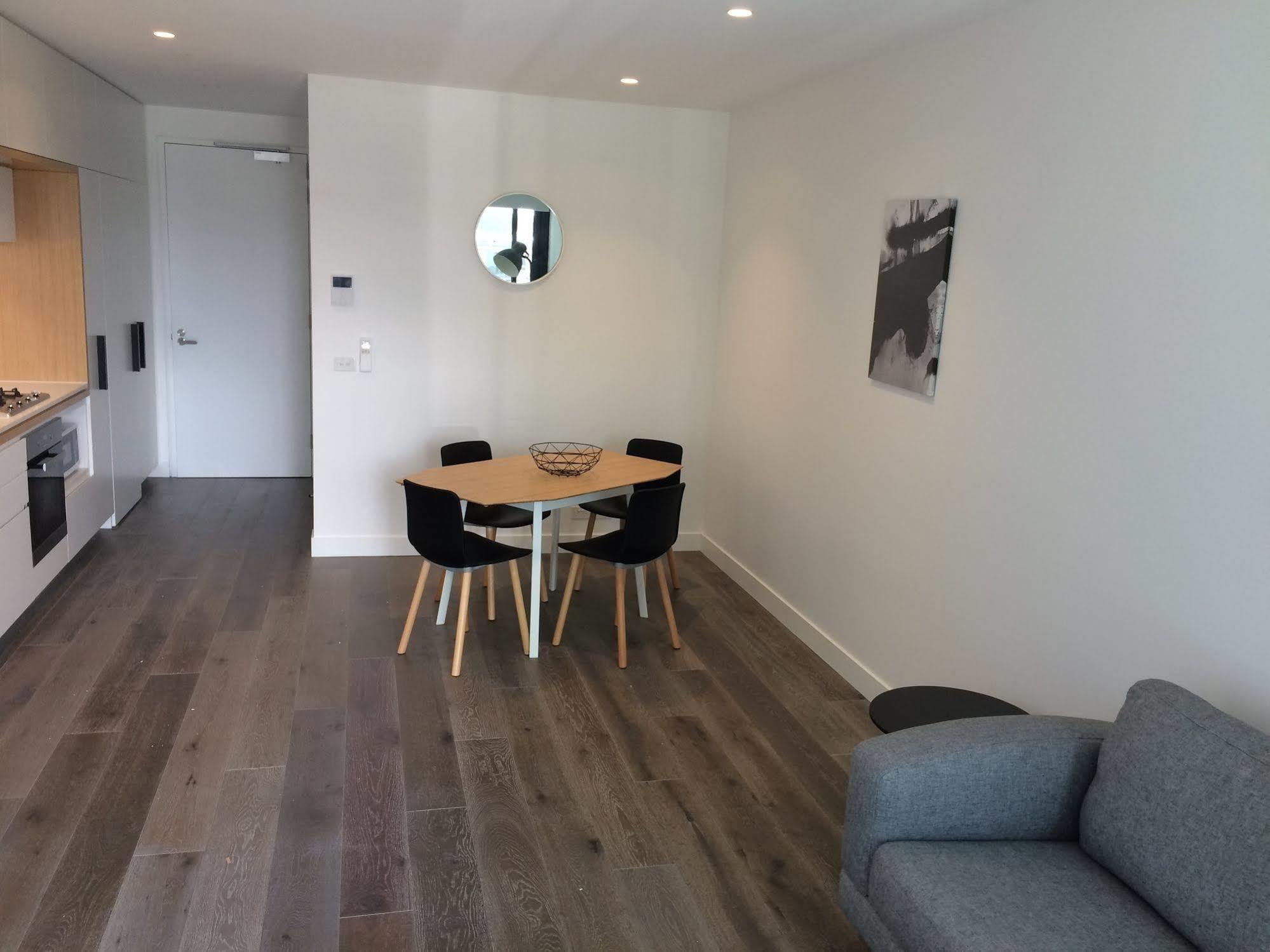 Apartment Domain - New Quay Docklands *