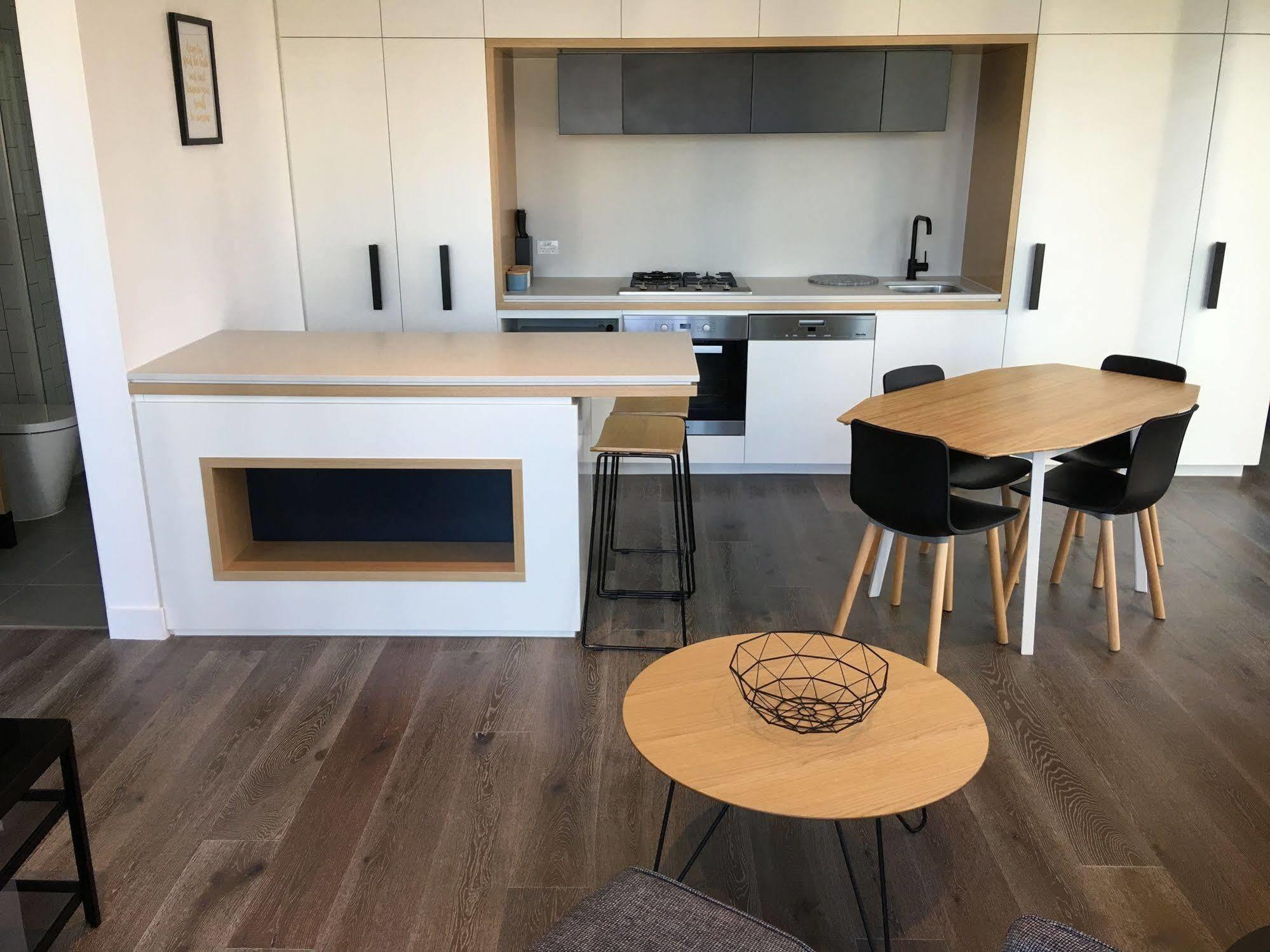 Apartment Domain - New Quay Docklands *