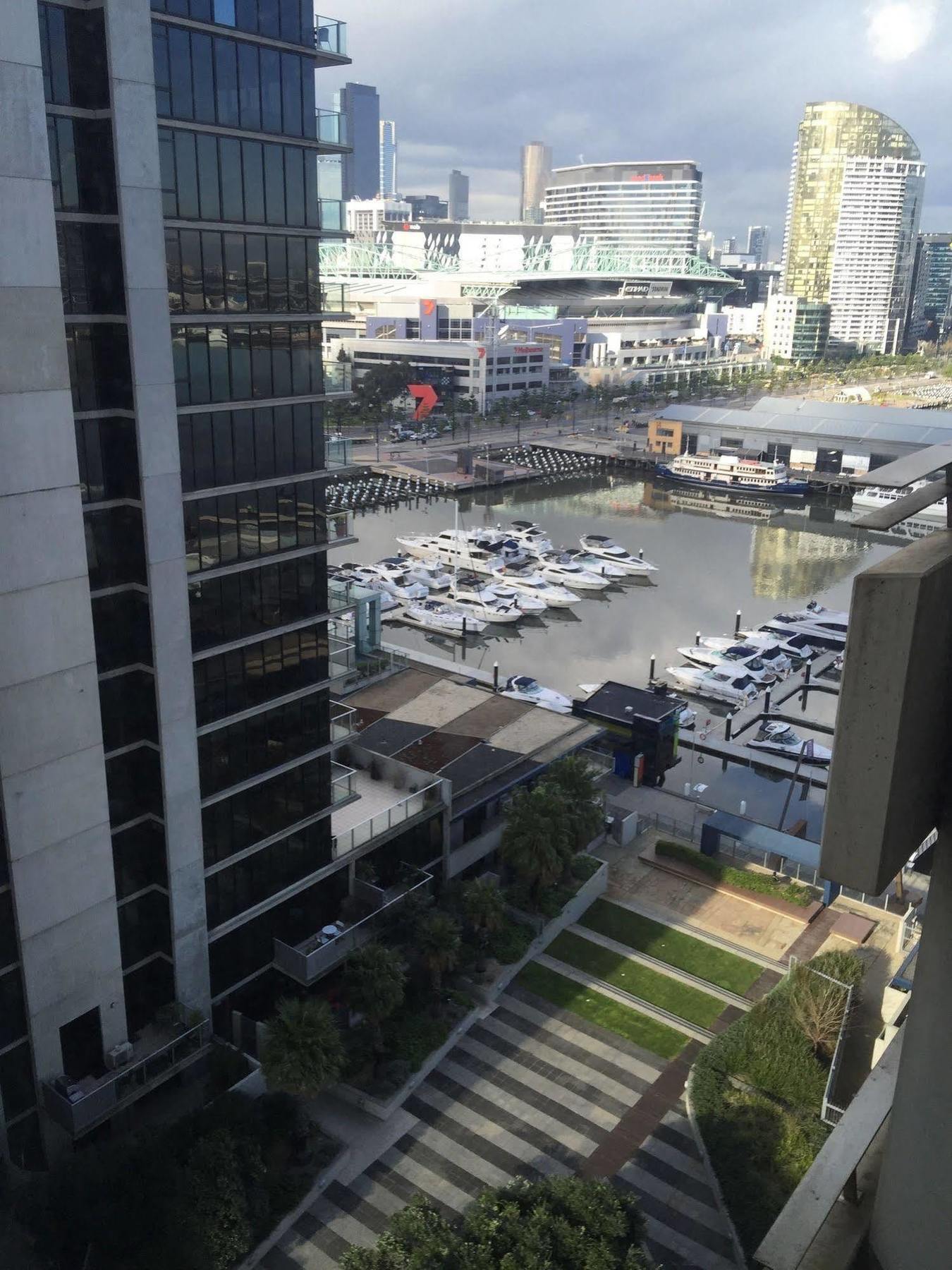 Domain - New Quay Docklands Apartment