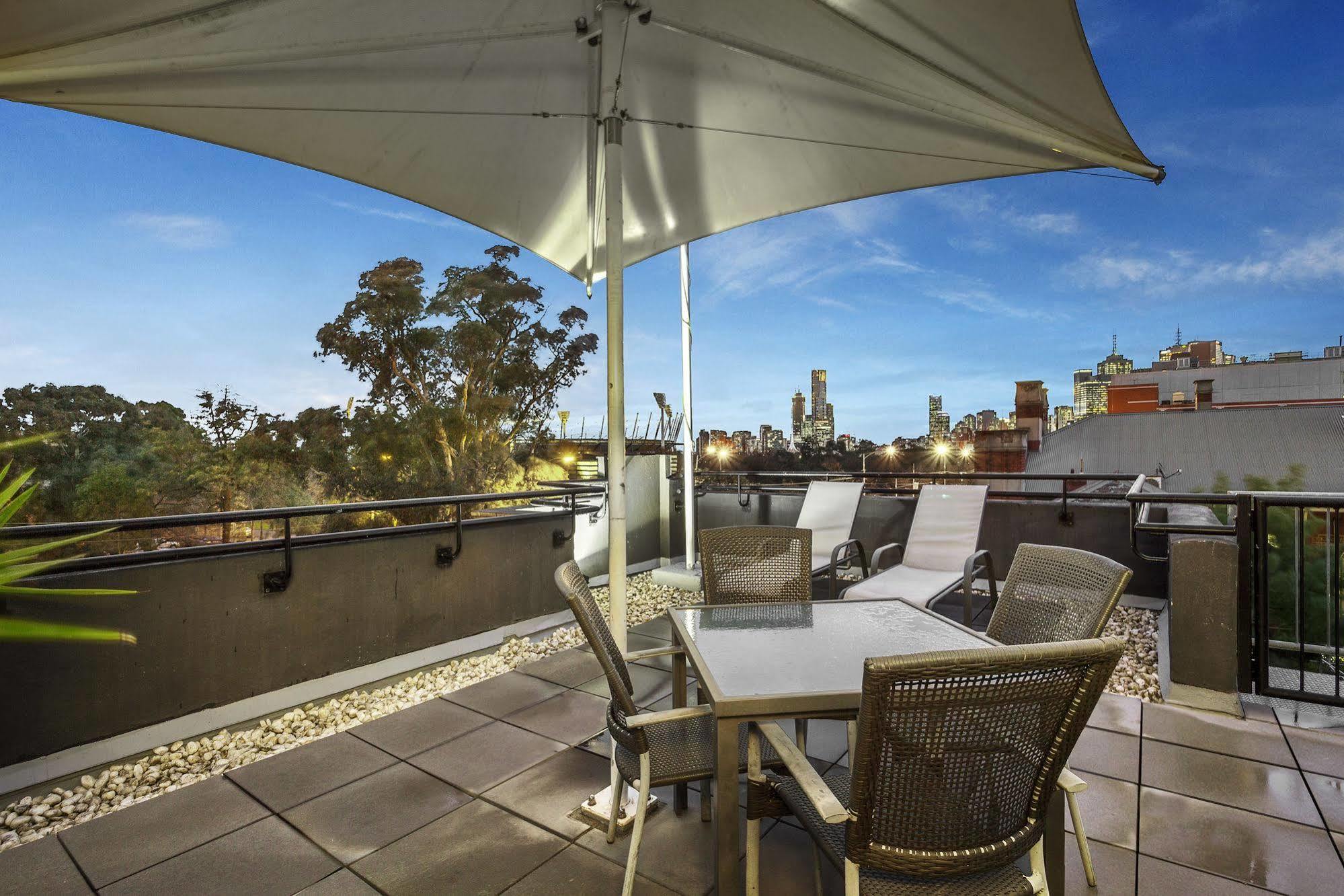 Quest East Aparthotel