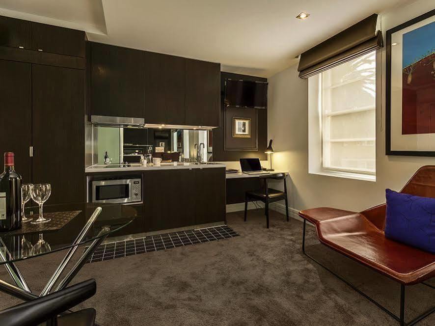 Quest East Aparthotel 4*