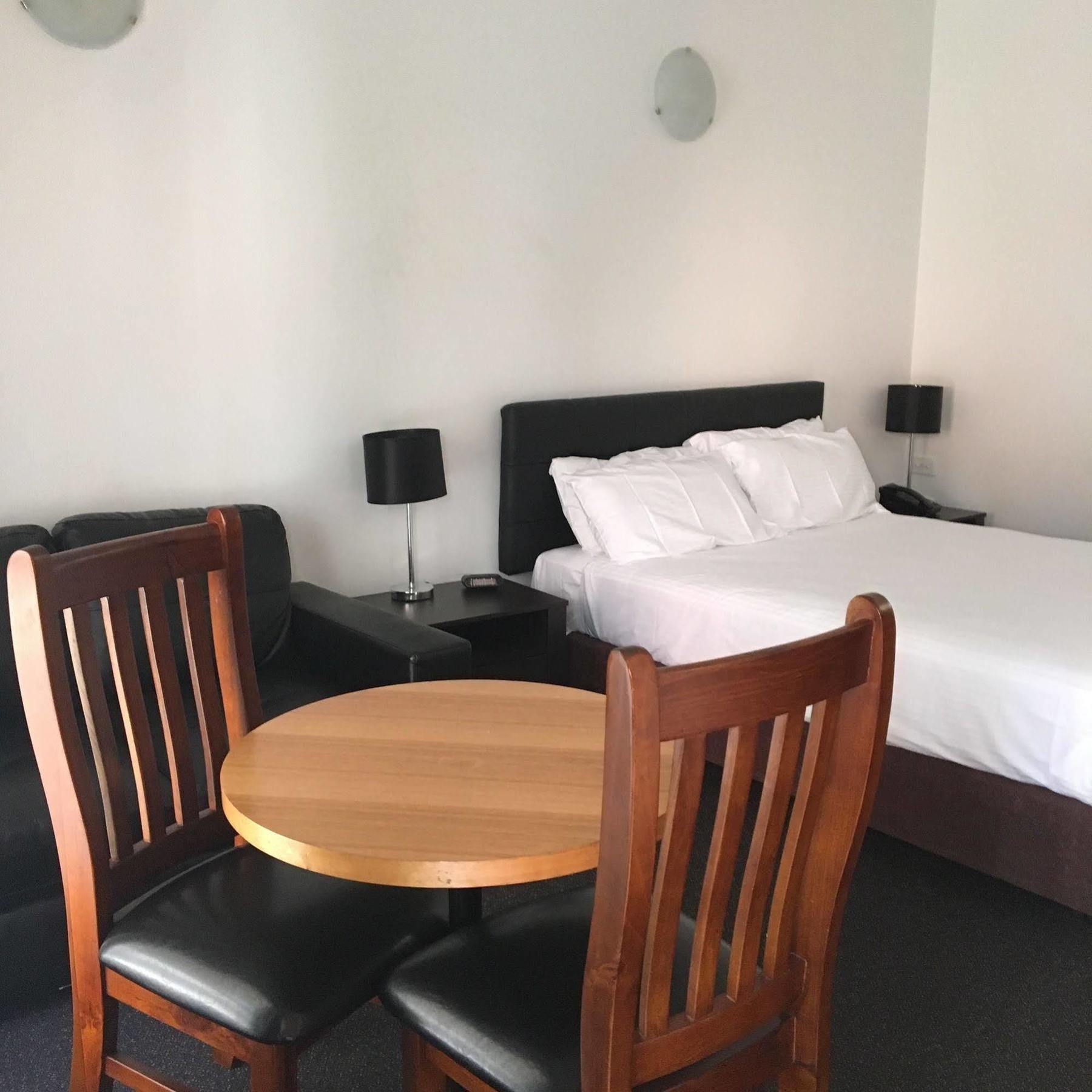 Footscray Motor And Serviced 3* Melbourne