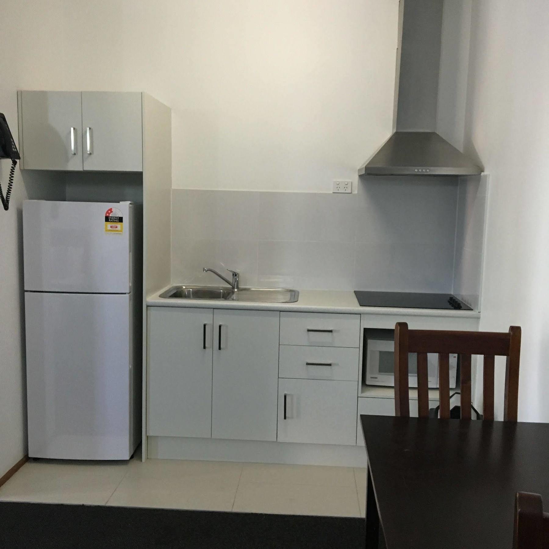 Footscray Motor And Serviced 3* Melbourne