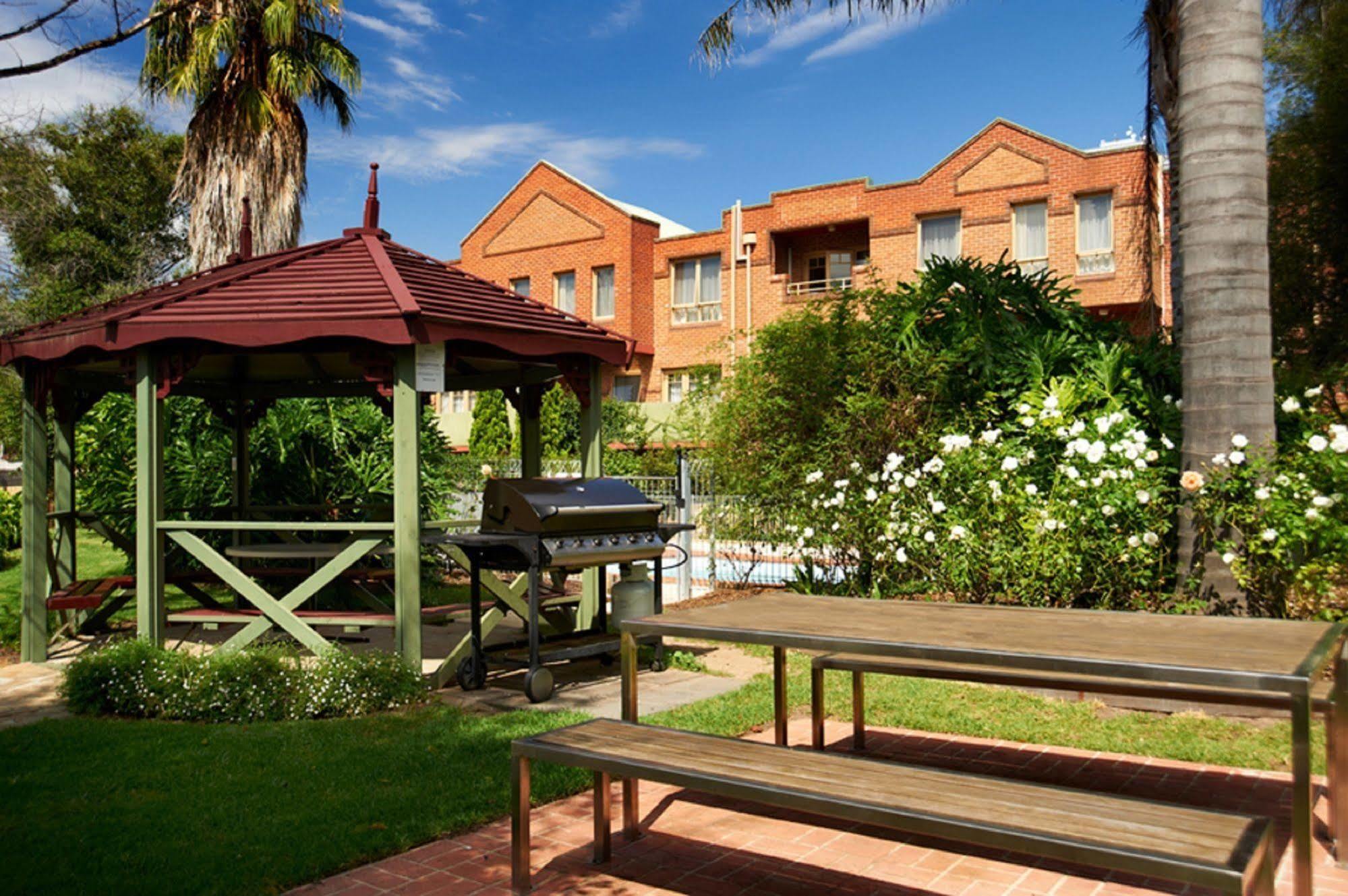 Comfort Royal Gardens Hotel