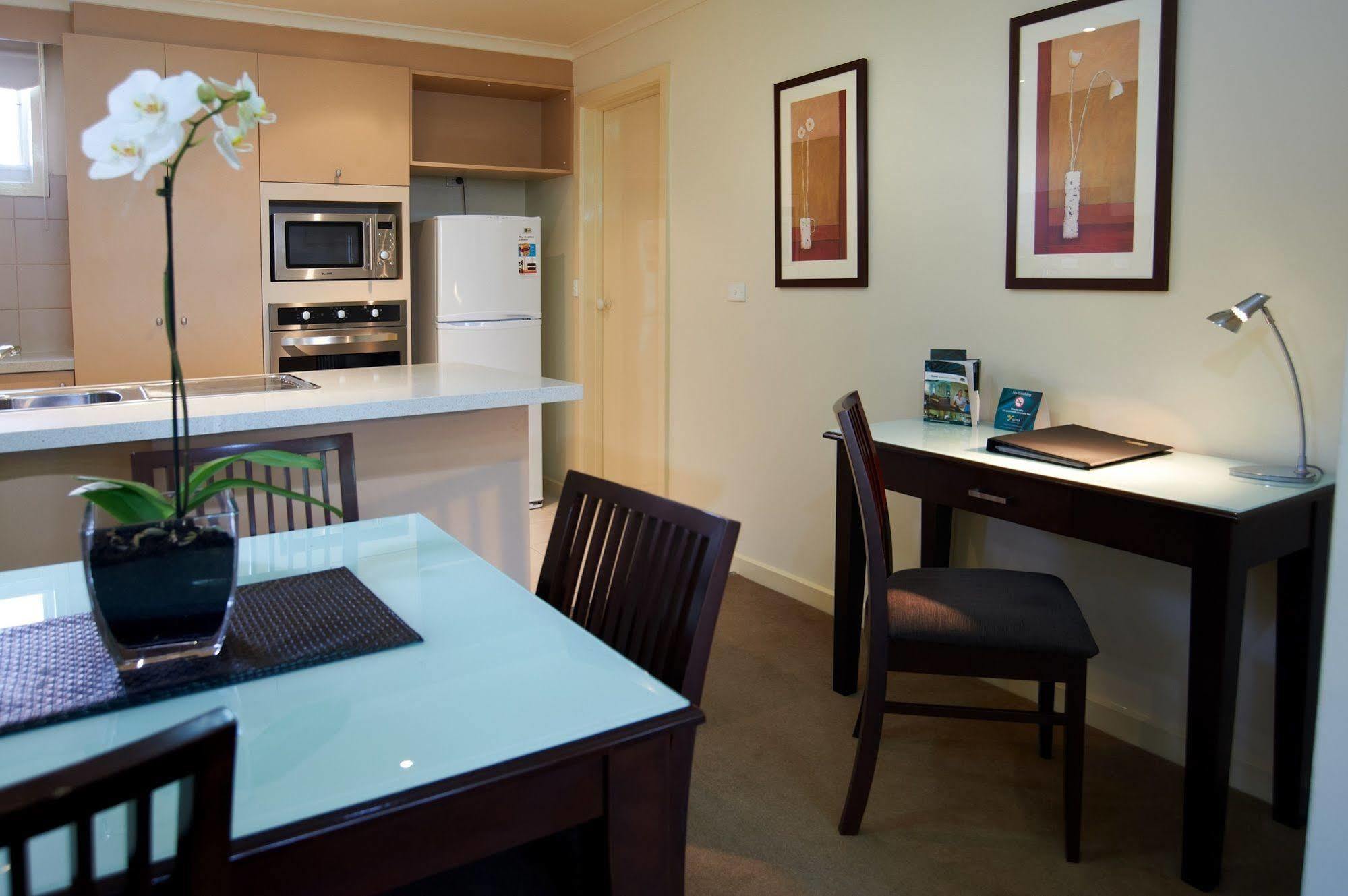 Comfort Royal Gardens Hotel Melbourne