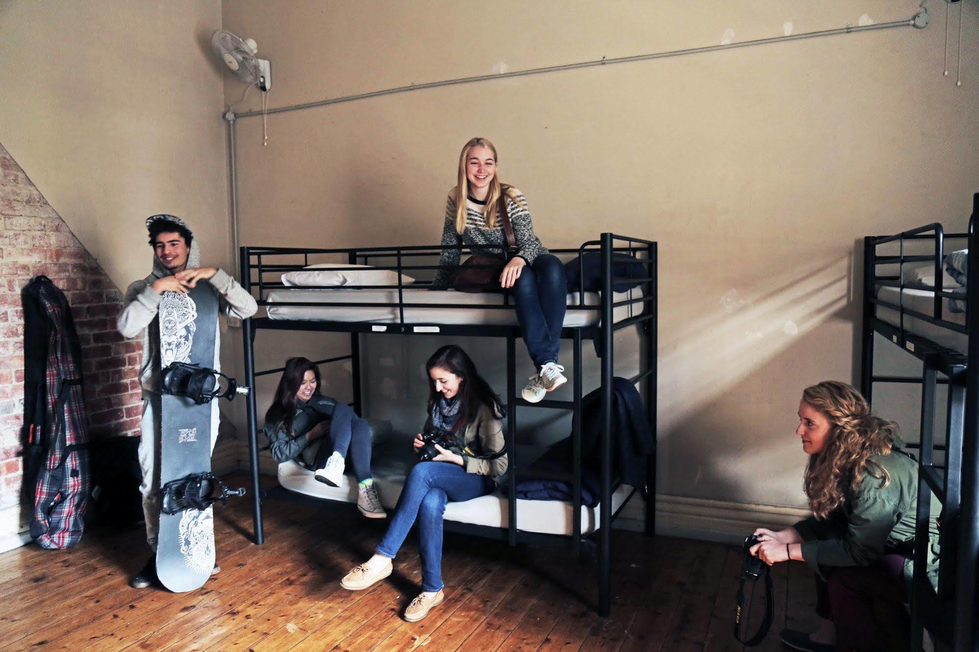 Hostel Nations Backpackers -