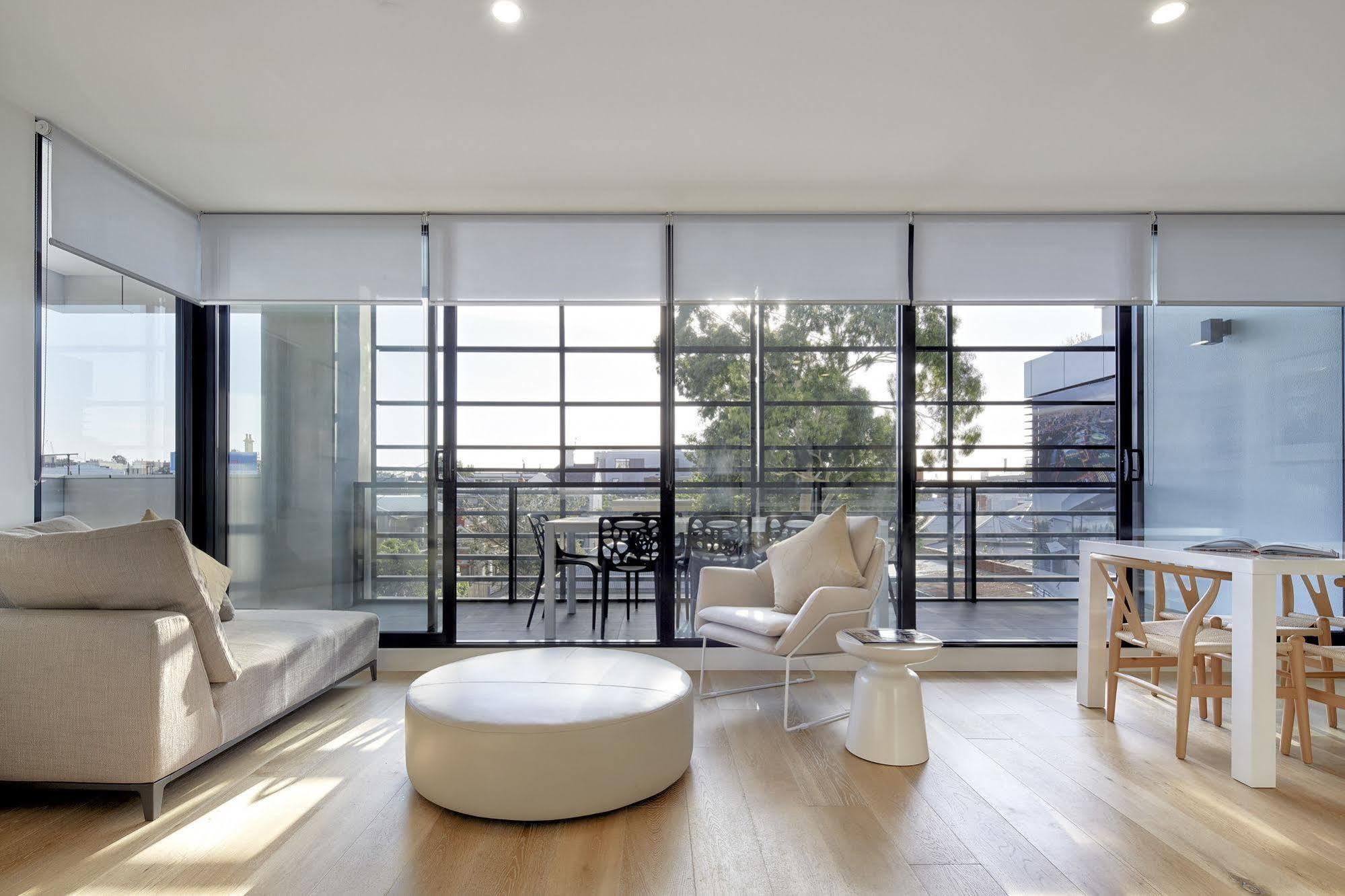 381 Cremorne 5*