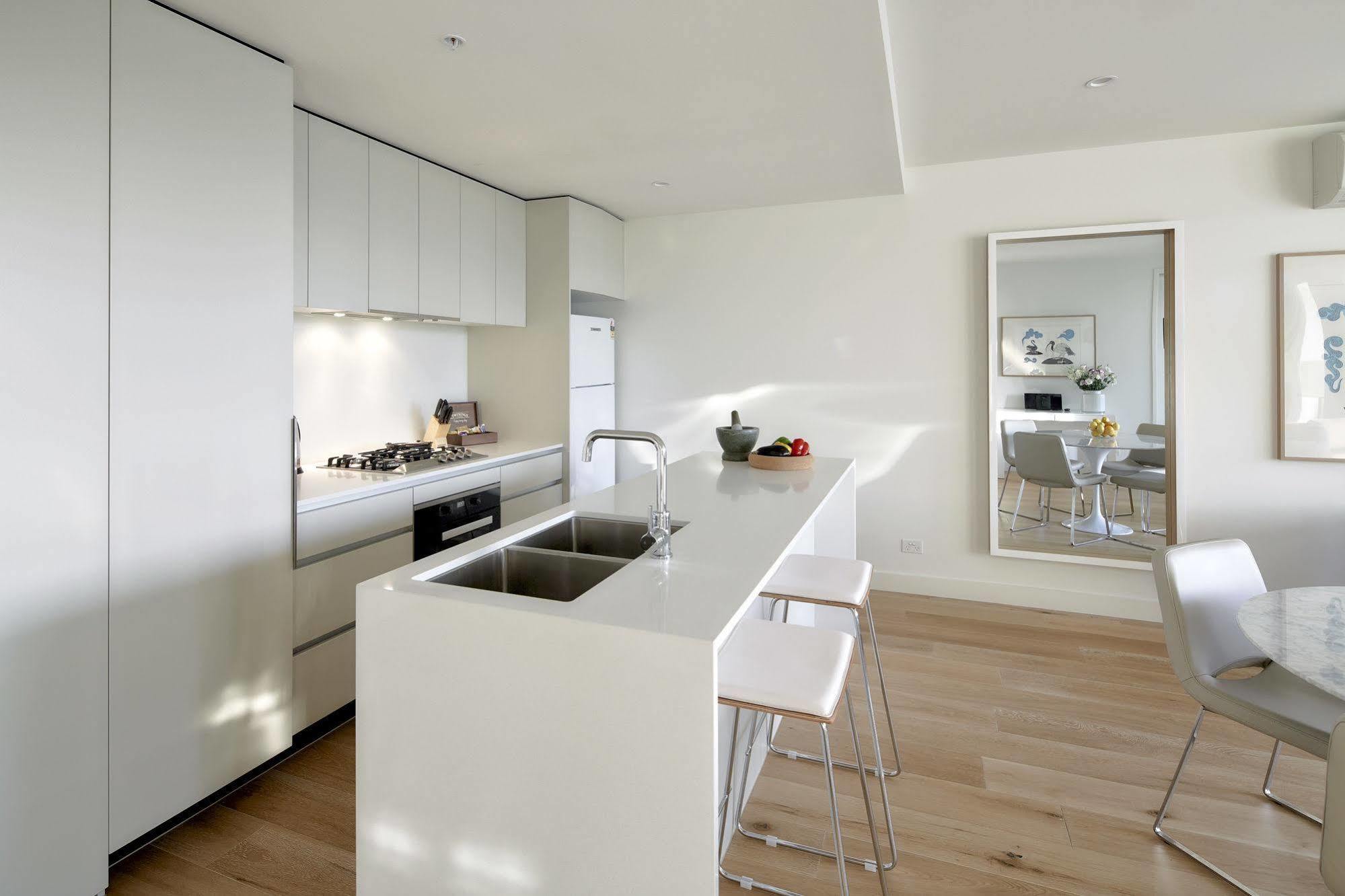 381 Cremorne 5*