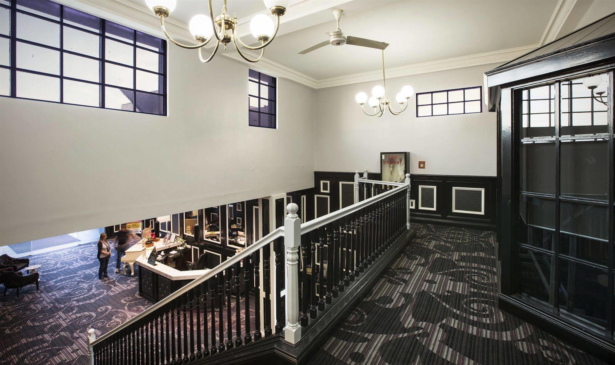 Hotel Nightcap At Skyways 3*