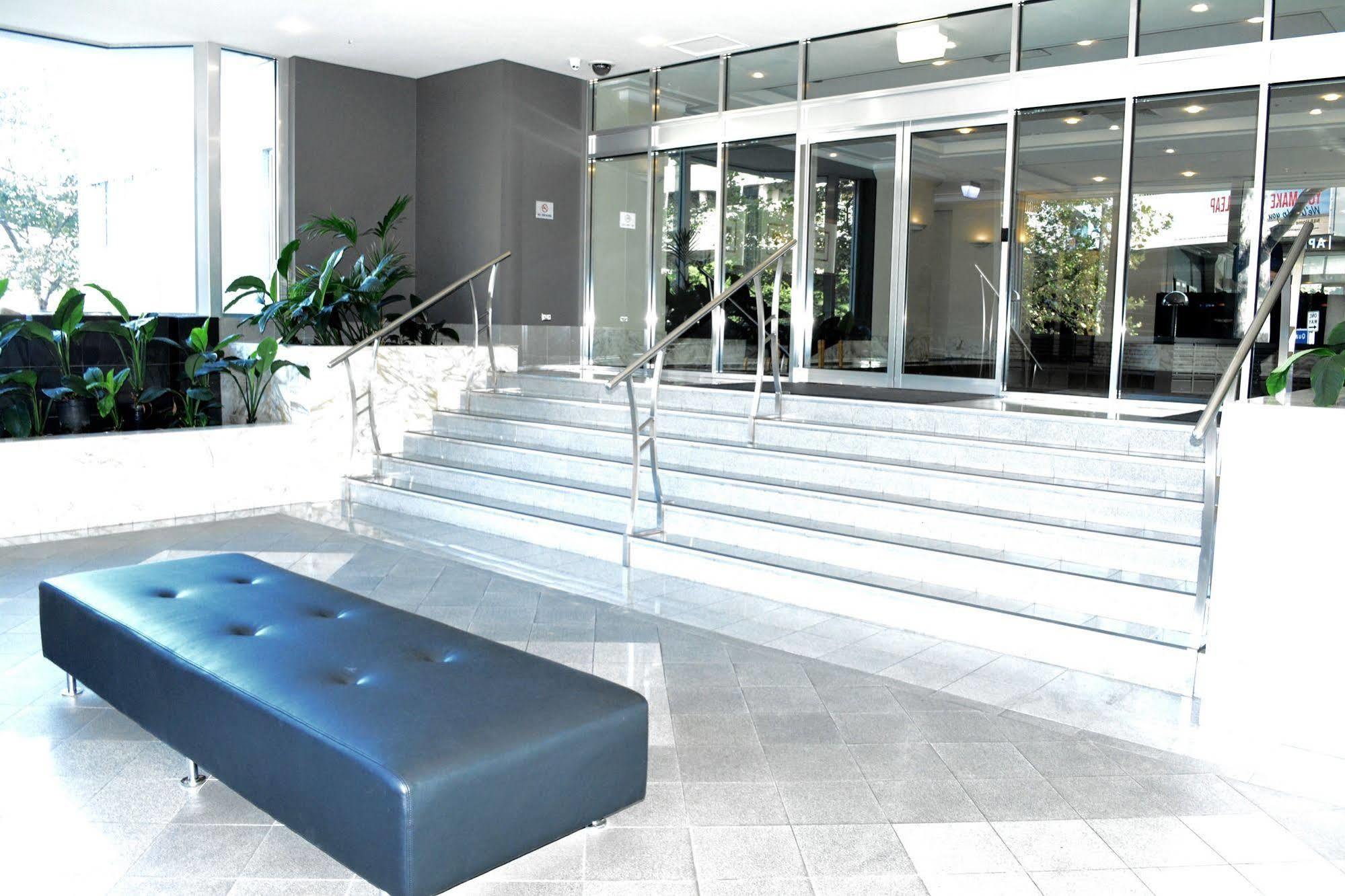 Gem Apartments - Southgate Apartment