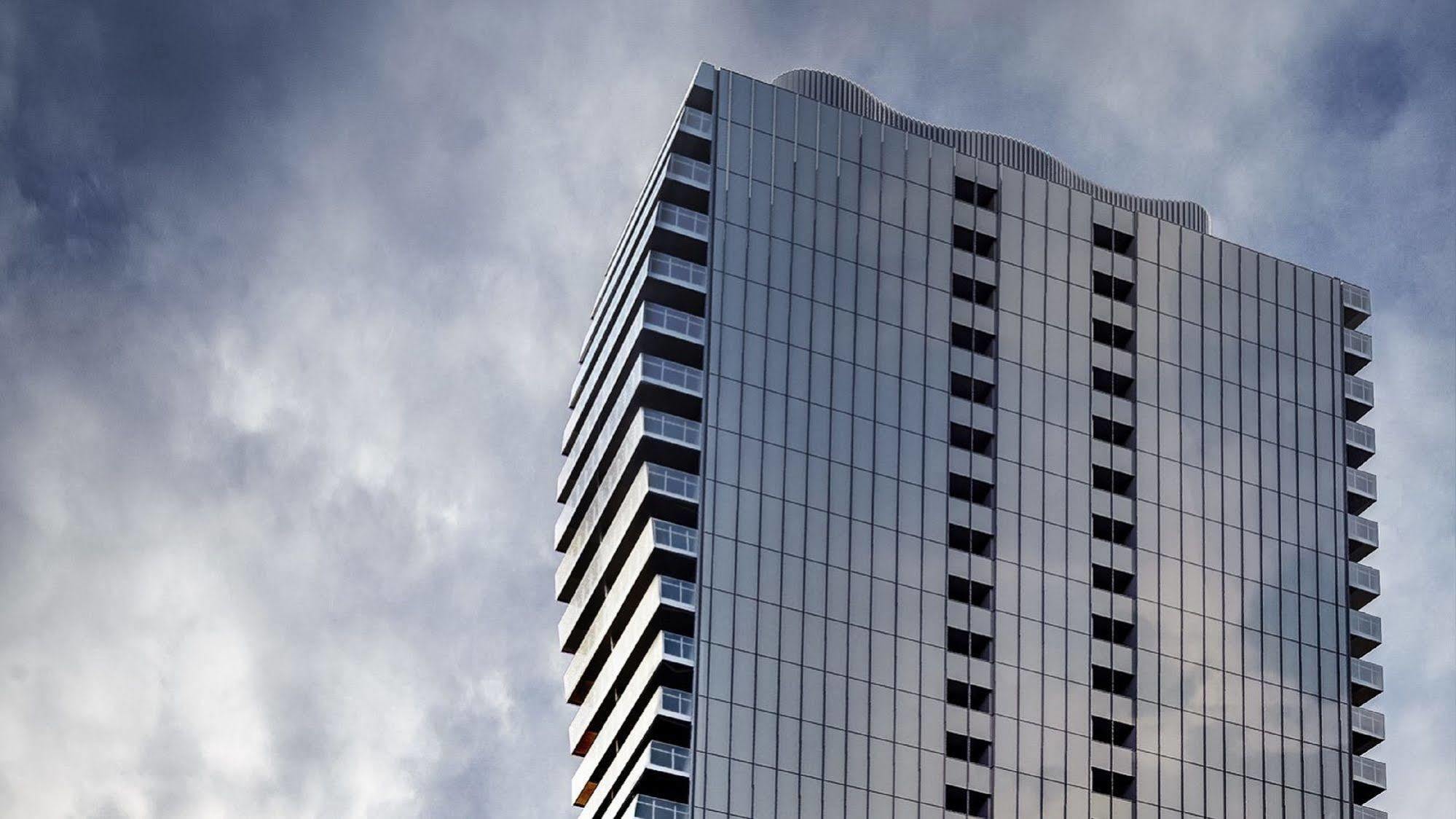 Akom 4* Melbourne