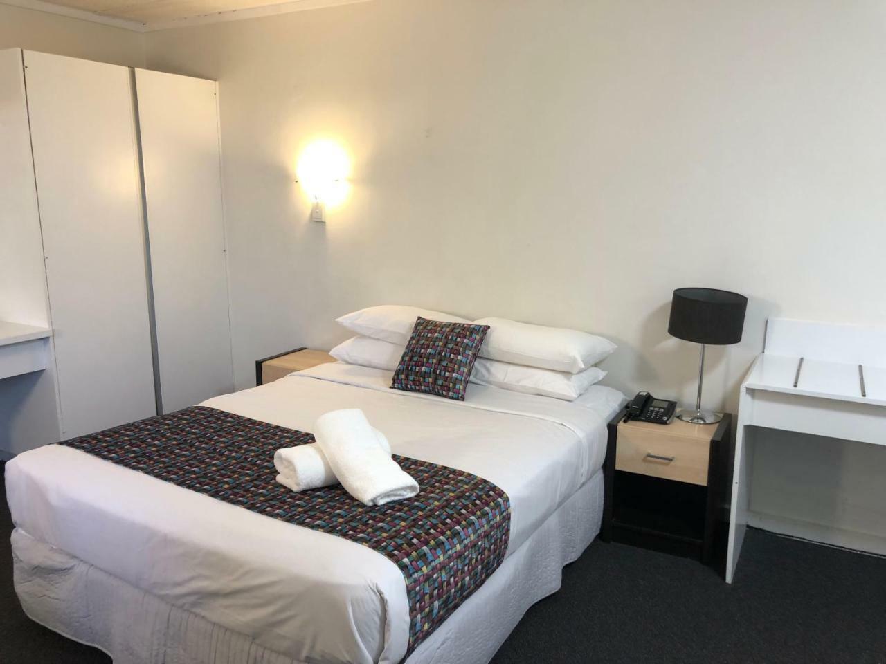 Parkside Motel 3*