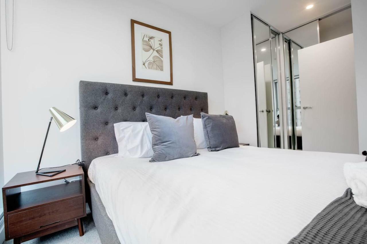 Living@best Location With 2 Beds In *