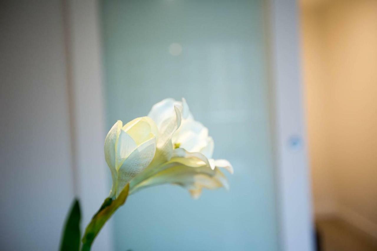 Apartment Living@best Location With 2 Beds In
