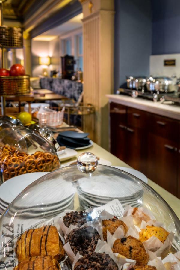 Hotel Treasury On Collins 4*
