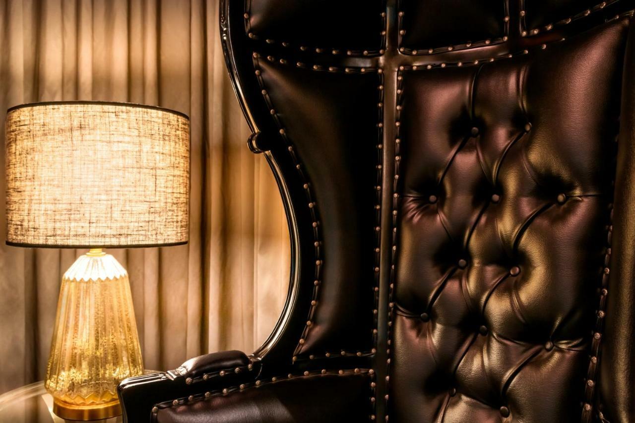 Treasury On Collins Hotel 4*