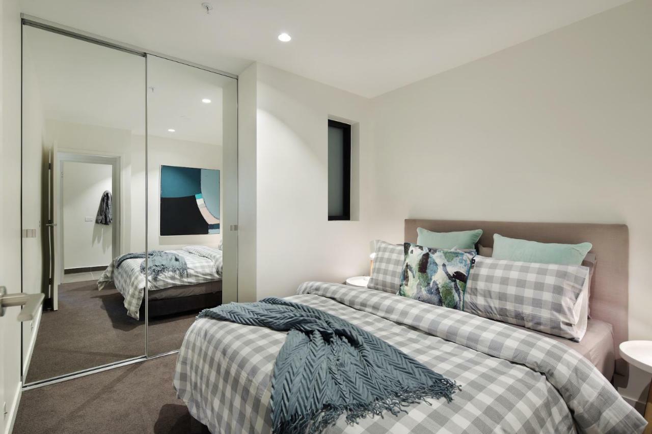 Experience Platinum 4* Melbourne