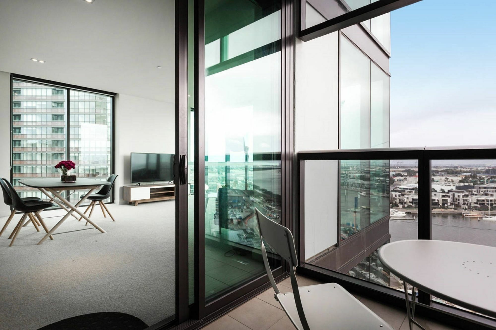 Oceanview Docklands Apartment
