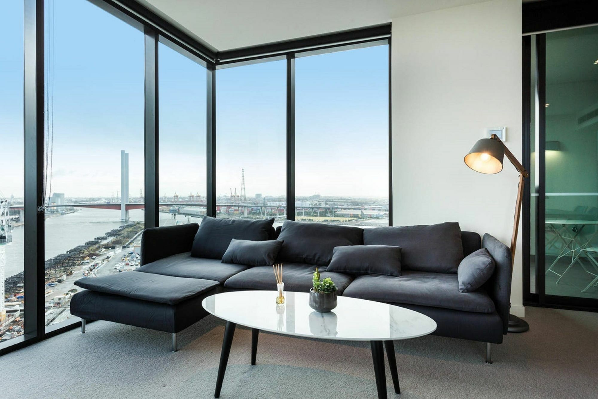 Oceanview Docklands Apartment *