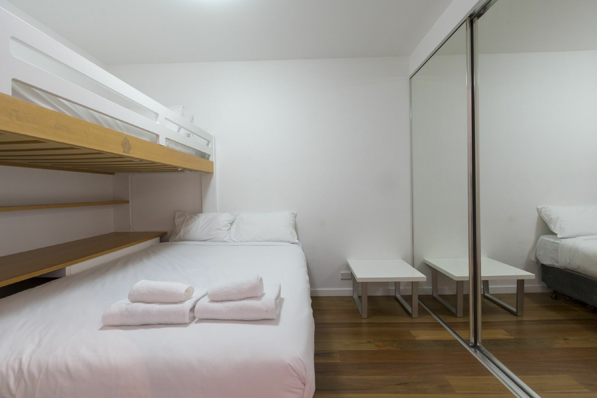 Domain - New Quay Docklands Apartment *