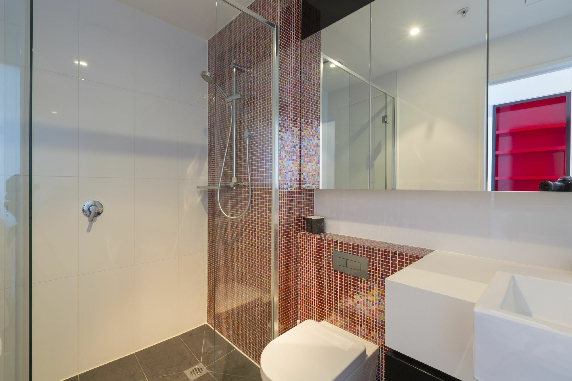 Apartment Domain - New Quay Docklands *