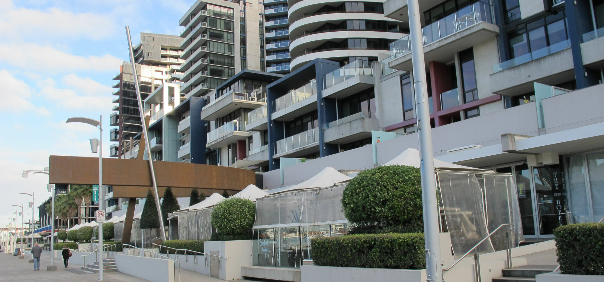 Domain - New Quay Docklands Apartment