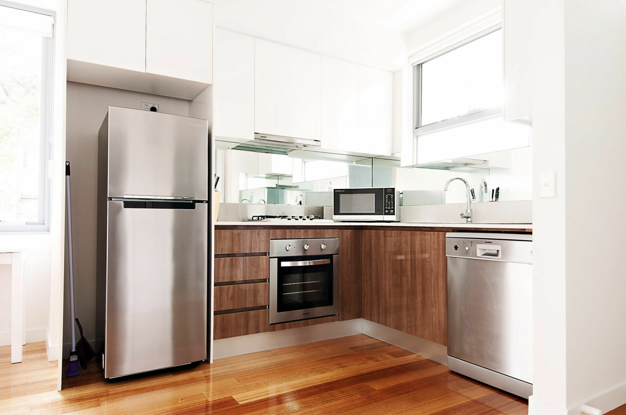 Position Perfect Apartment Melbourne