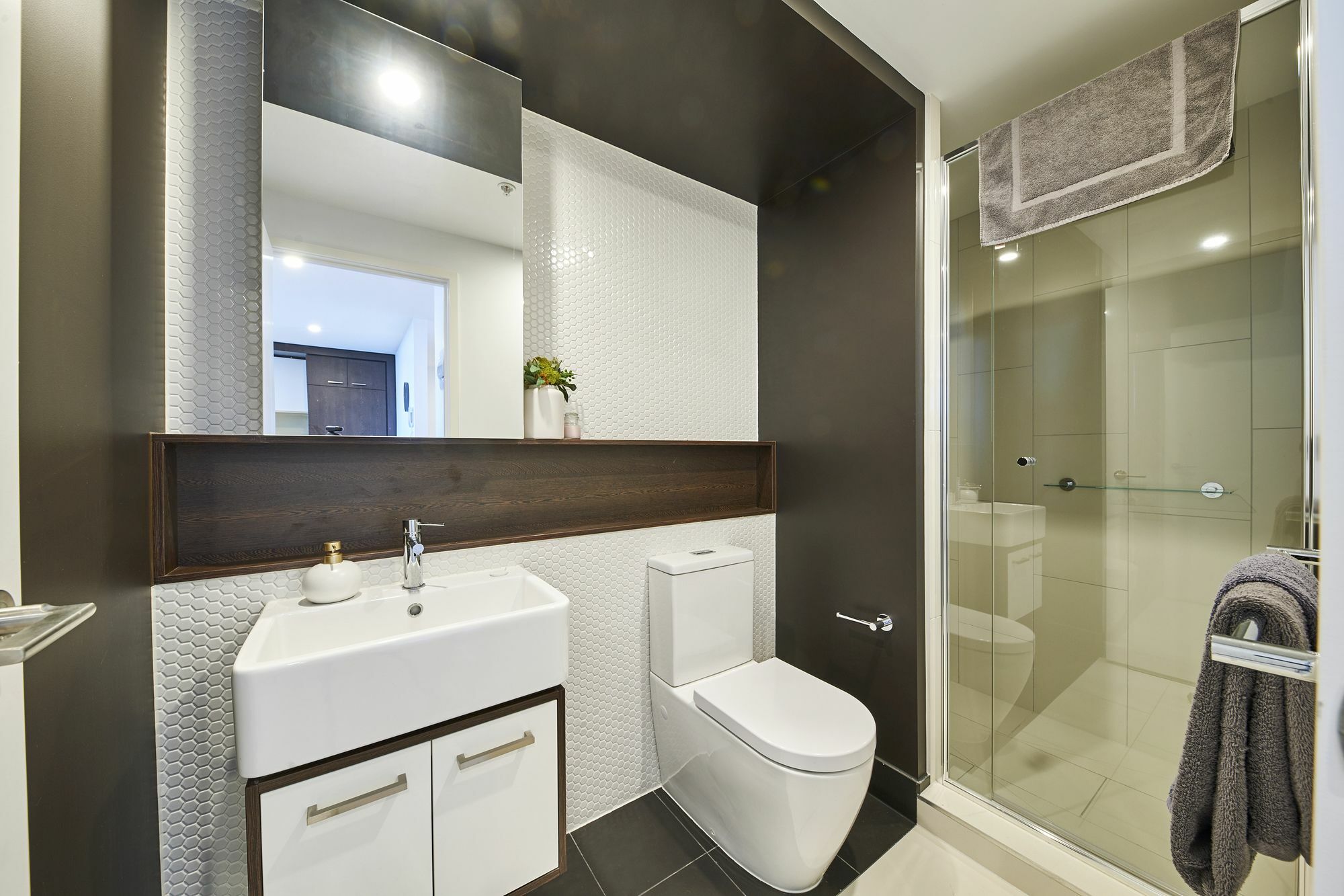 Jacinta By The Yarra - Rejuvenate Melbourne