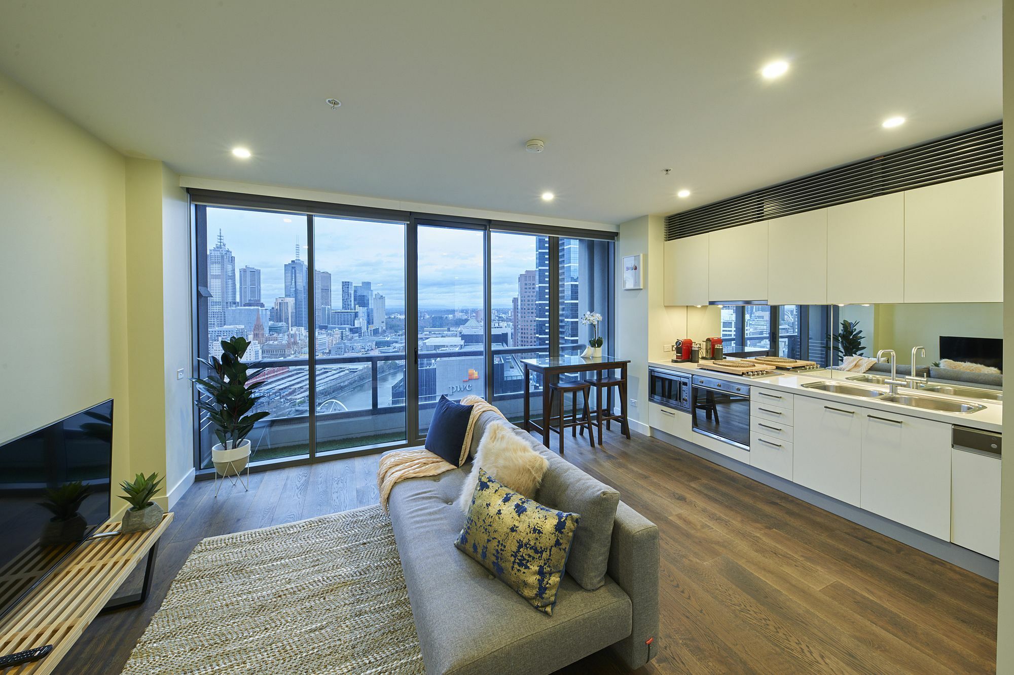 Apartment 'bella' At Freshwater With Free Parking