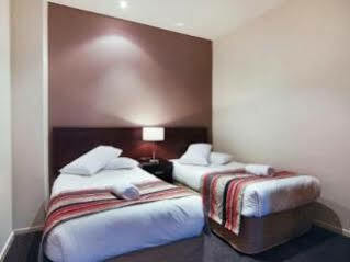 Quest On William Aparthotel