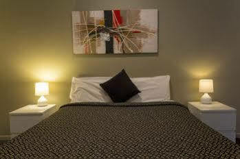 Riverside Aparthotel