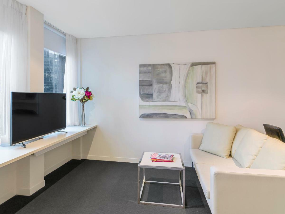 Apartment @ 480 Collins *