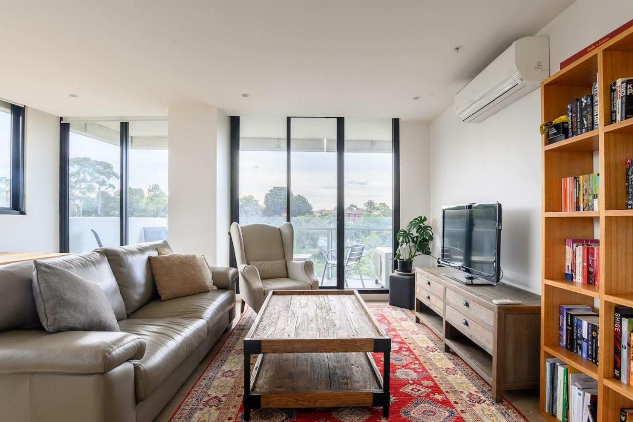 Sanctuary Resort-style On The Banks Of The Yarra Apartment