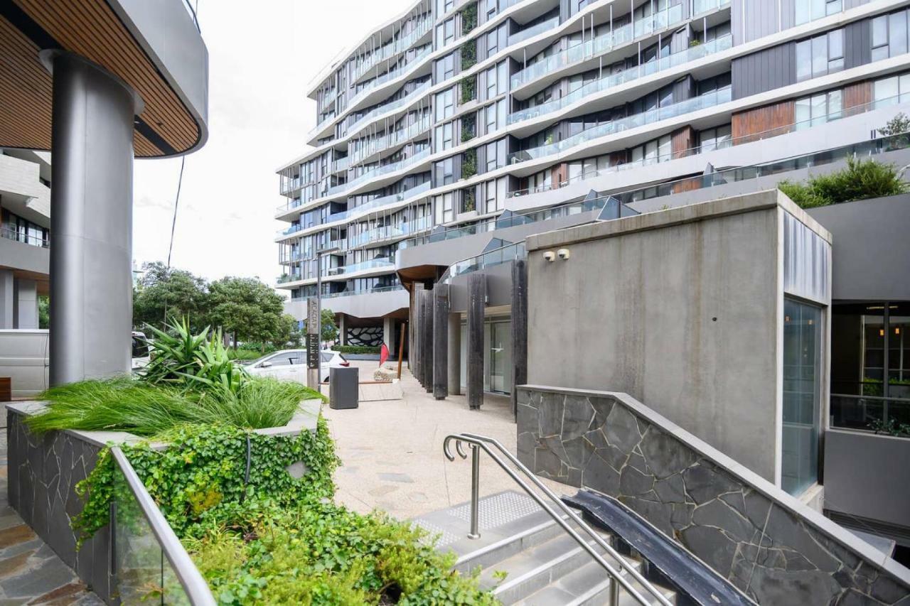 Sanctuary Resort-style On The Banks Of The Yarra *