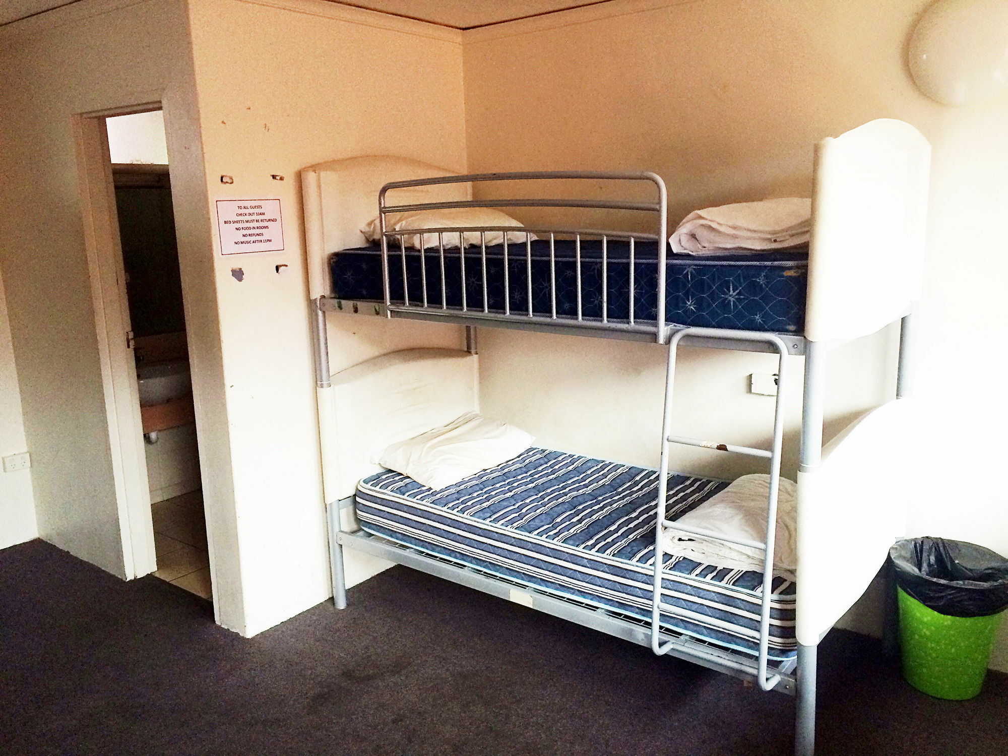 Hostel St Kilda Hostel *