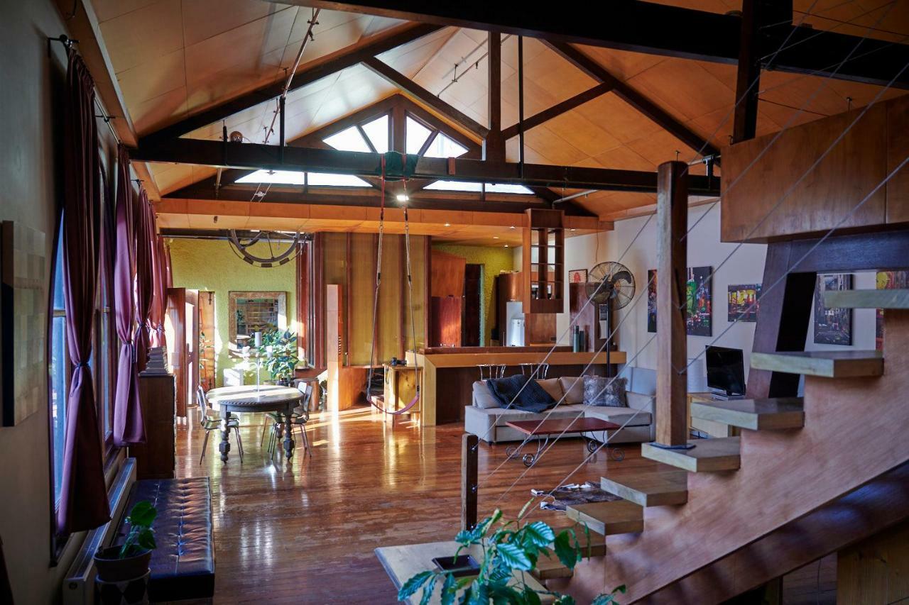 Apartment Warehouse