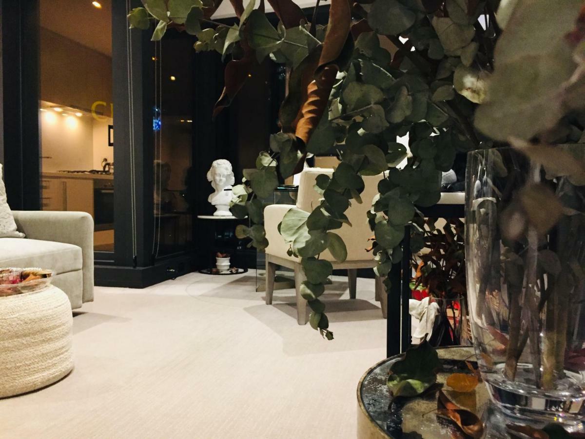 Crown Southbank Riverside S Collection 5* Melbourne
