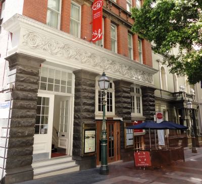 Aparthotel Metro On Bank Place