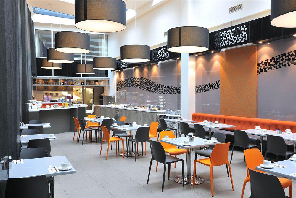Mercure Therry Street Hotel