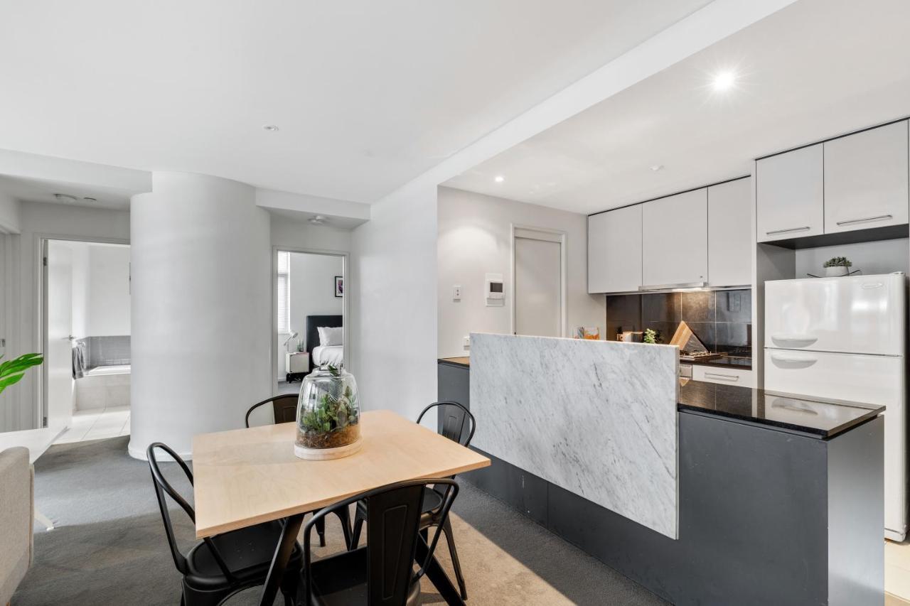 Nook - Russell Street Apartment *