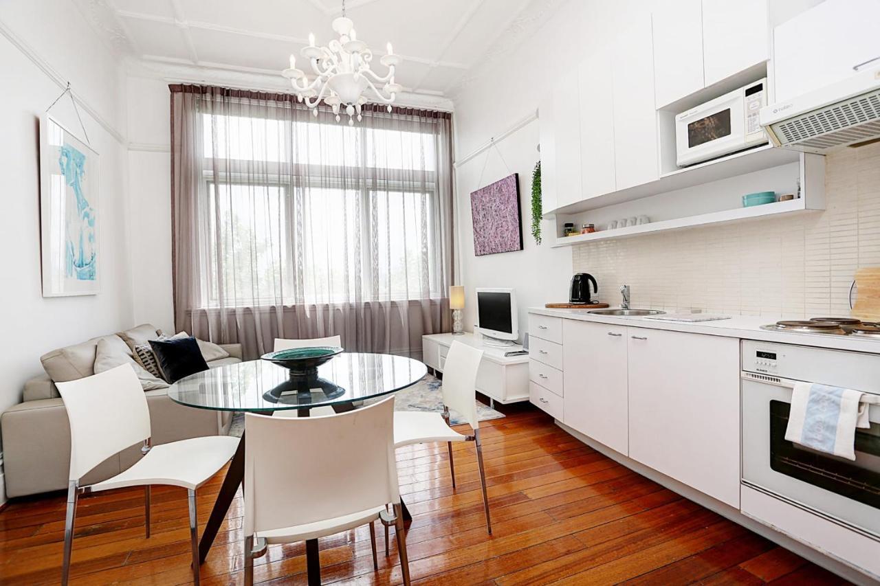 By George! Super Cool St Kilda Loft *
